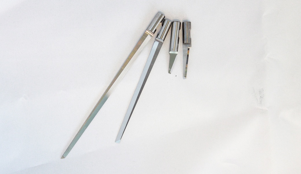FLAT-TIPPED CYLINDRICAL BLADE